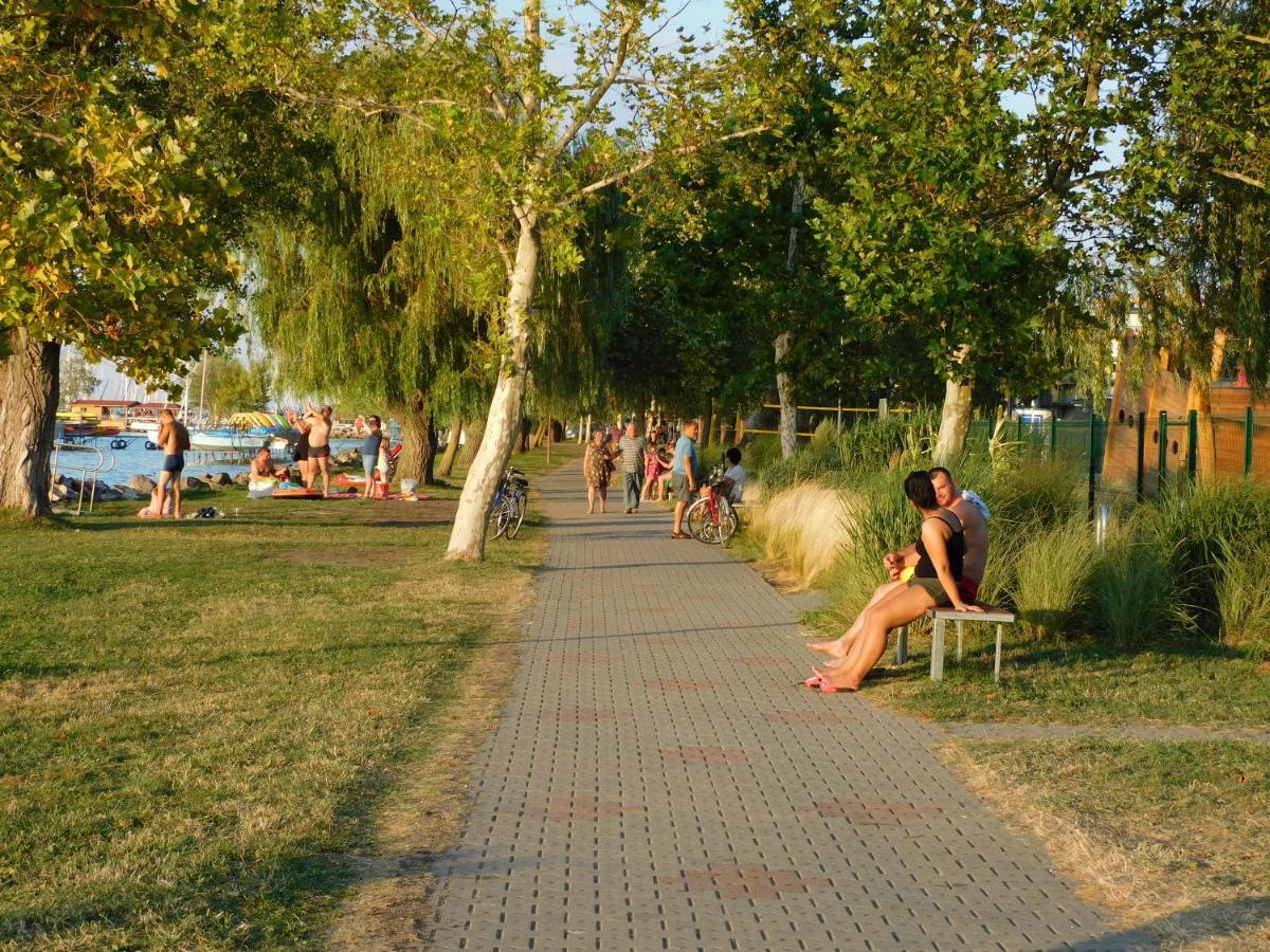Katamaran Apartment Siofok Exterior photo